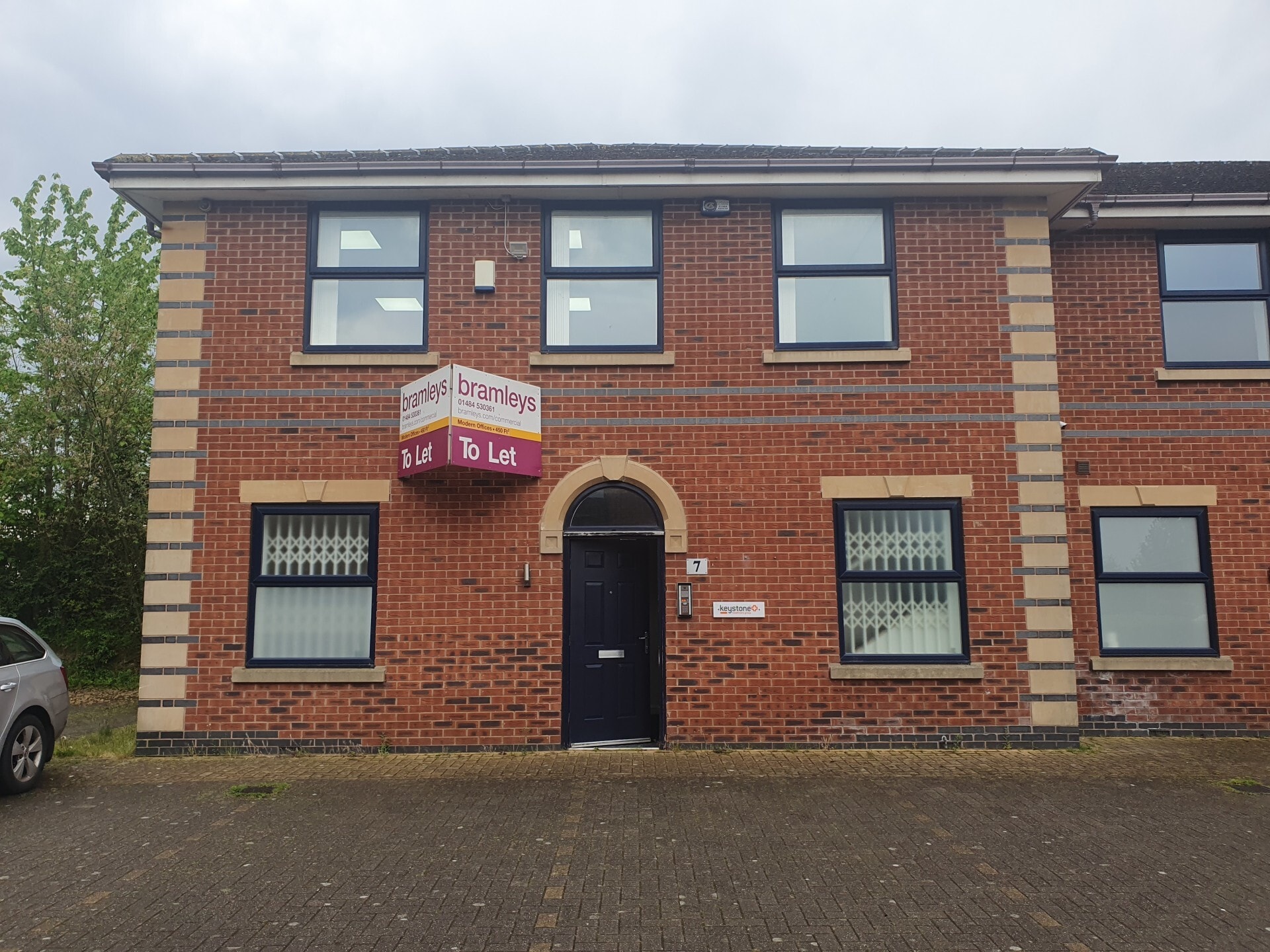 Cartwright Ct, Huddersfield to rent Building Photo- Image 1 of 2