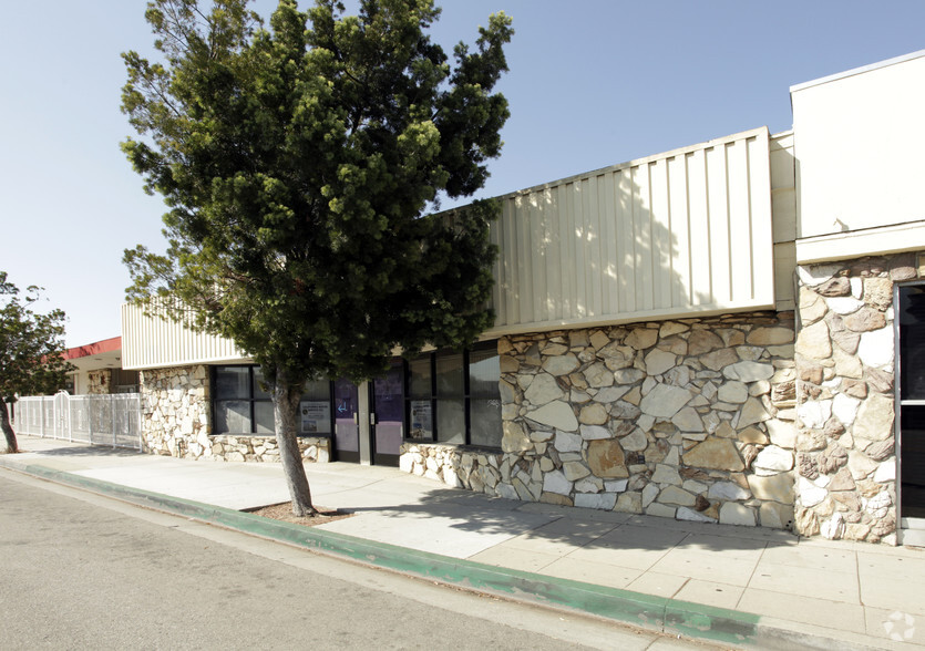 3316-3320 W Beverly Blvd, Montebello, CA for rent - Building Photo - Image 2 of 5