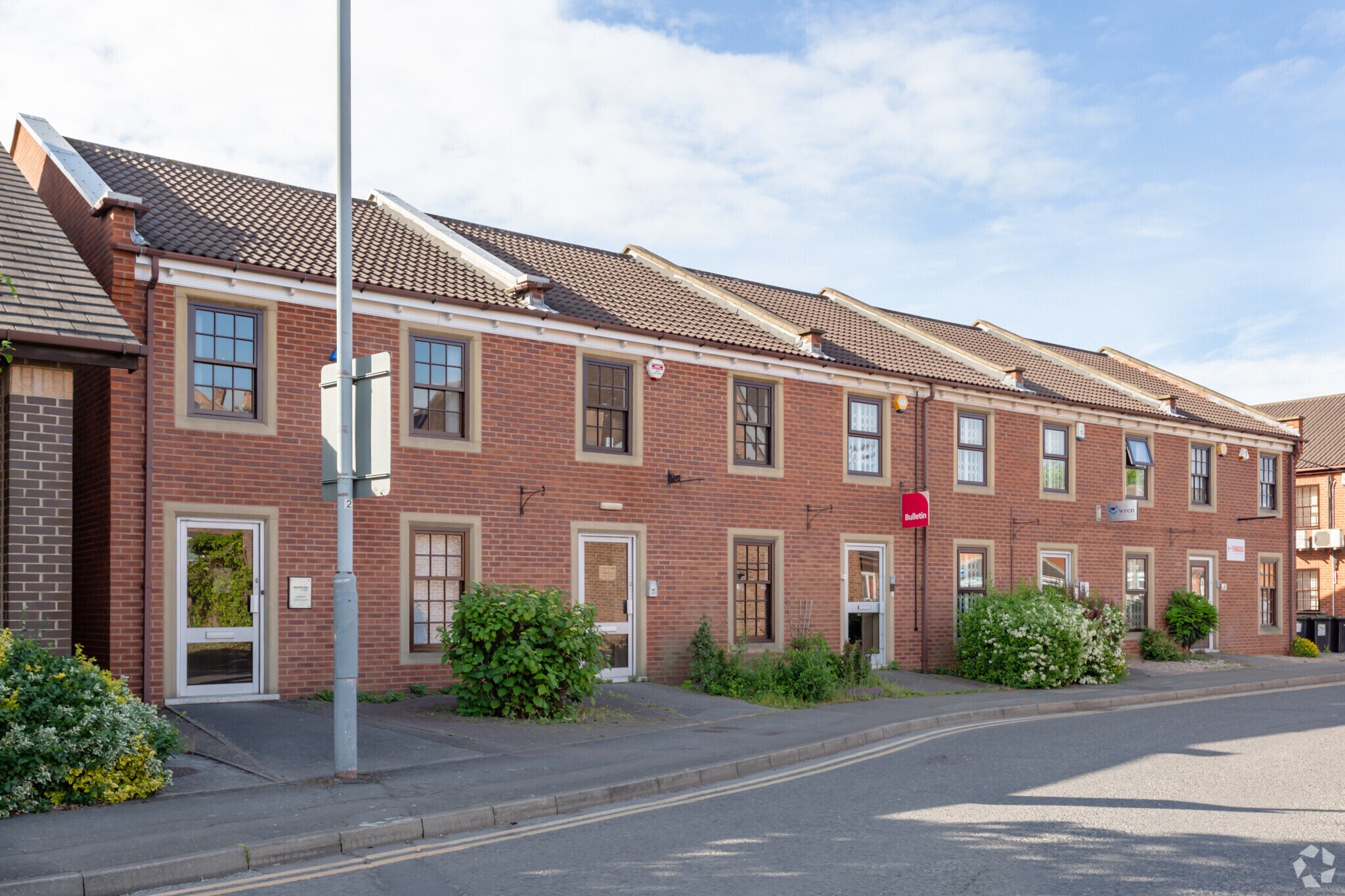 2-10 Cross St, Beeston to rent Primary Photo- Image 1 of 3