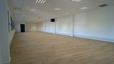 Avenue De La Fleuride, Aubagne to rent Interior Photo- Image 2 of 3