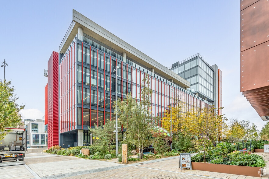 2 Redman Place, London to rent - Primary Photo - Image 1 of 6
