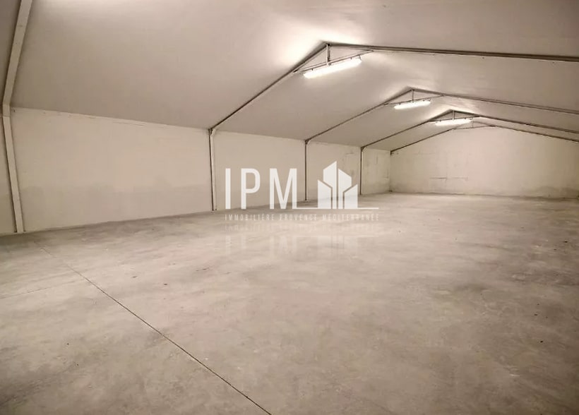 Light Industrial in Roquevaire to rent - Building Photo - Image 2 of 6