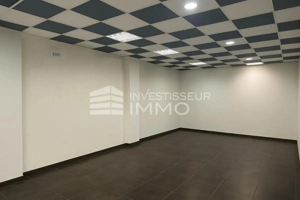 Location Commerce 238 m² - Photo 1
