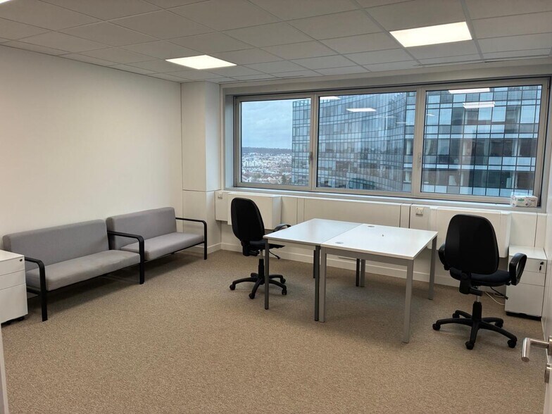 Office in Noisy-le-Grand to rent - Building Photo - Image 2 of 18