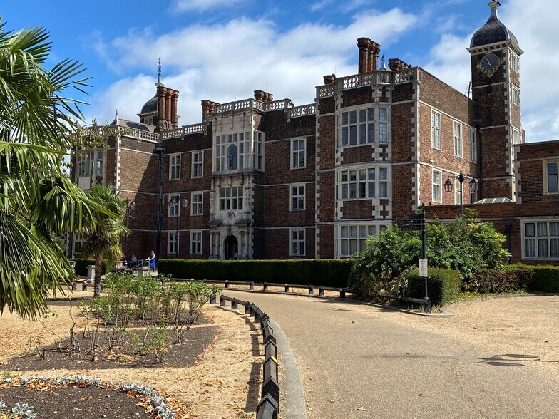 Charlton Rd, London for sale - Primary Photo - Image 1 of 1