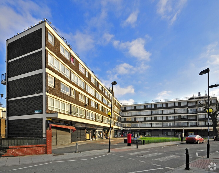 218-240 Haggerston Rd, London to rent - Primary Photo - Image 1 of 1