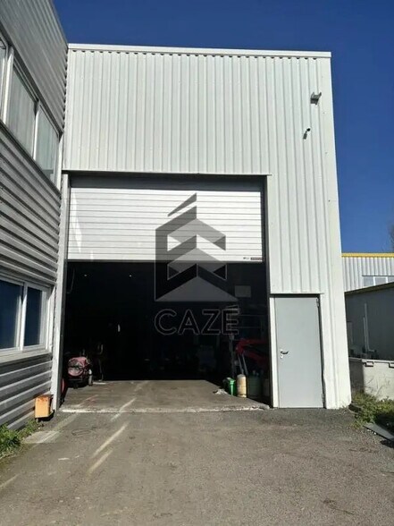 Office in Bordeaux to rent - Building Photo - Image 2 of 6