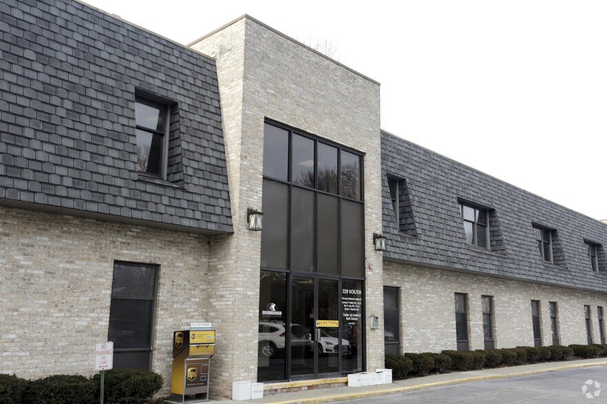 329 Belleville Ave, Bloomfield, NJ to rent - Building Photo - Image 3 of 4