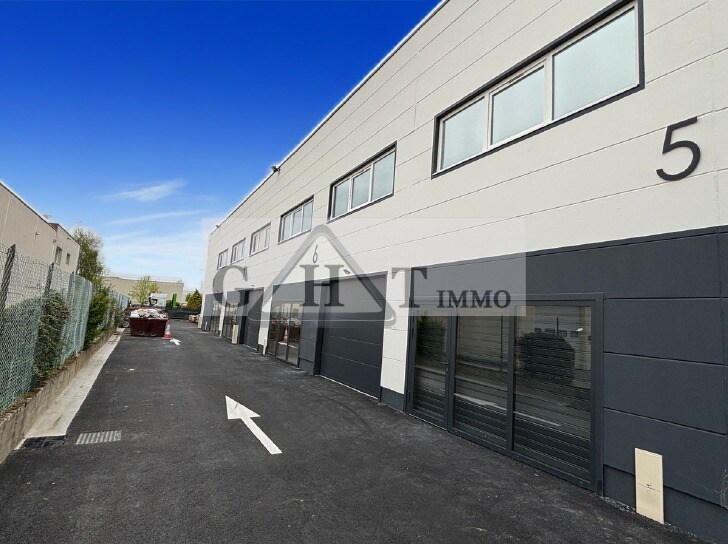 Industrial in Fontenay-Trésigny for sale - Building Photo - Image 2 of 2