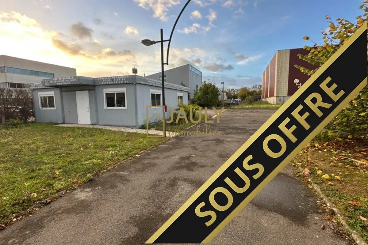 Light Industrial in Mareuil-lès-Meaux to rent Building Photo- Image 1 of 17
