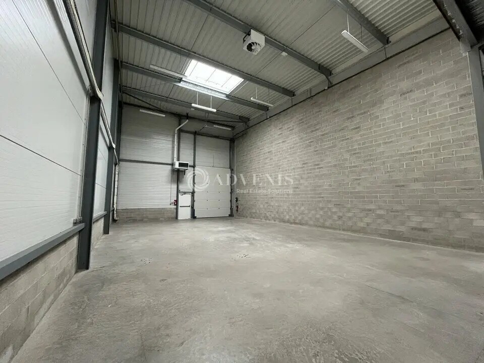 Light Industrial in Le Blanc-Mesnil to rent Interior Photo- Image 1 of 13