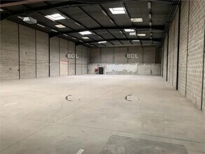 Industrial in Morangis to rent Building Photo- Image 2 of 4