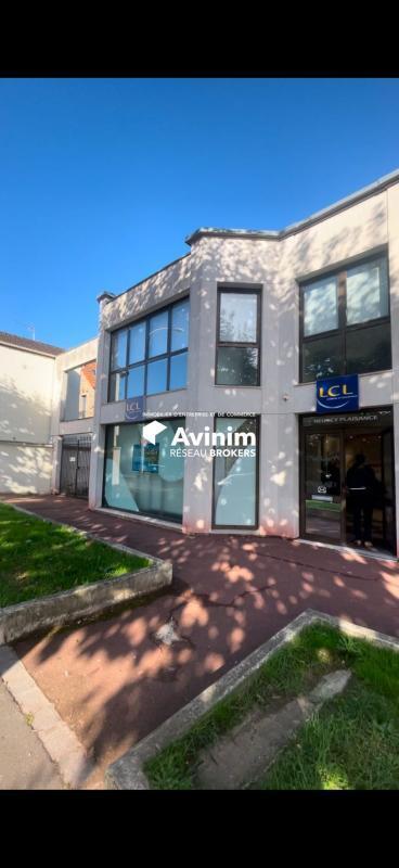 Retail in Le Perreux-sur-Marne to rent Building Photo- Image 1 of 7