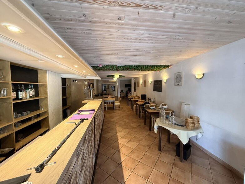 Retail in Vidauban for sale - Interior Photo - Image 2 of 14