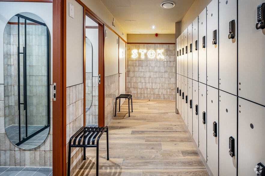 43-59 Princes St, Stockport to rent - Interior Photo - Image 2 of 28