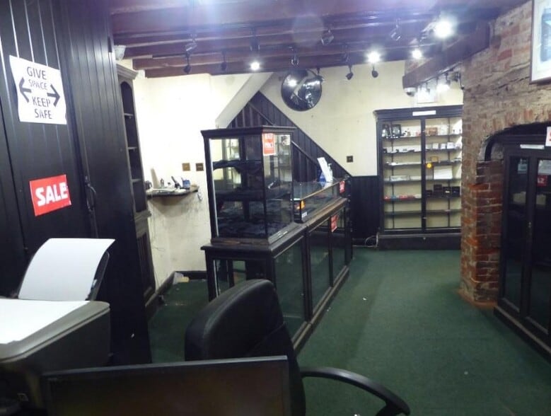 2 Saturday Market, Beverley to rent - Interior Photo - Image 3 of 6