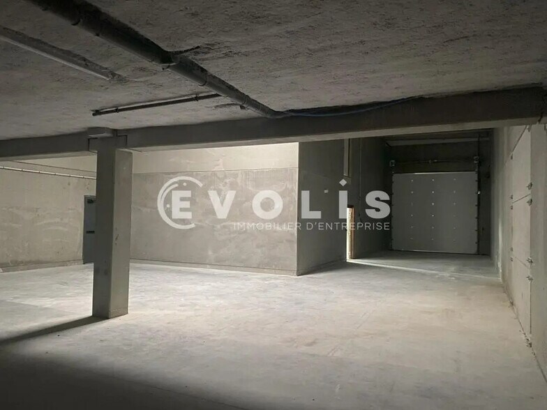 Light Industrial in Longueau to rent - Building Photo - Image 1 of 3