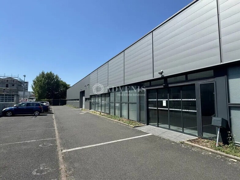 Light Industrial in Strasbourg to rent - Building Photo - Image 2 of 10