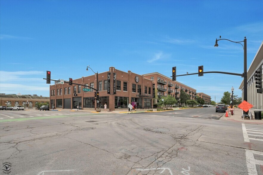 100 S River St, Aurora, IL for rent - Building Photo - Image 3 of 3