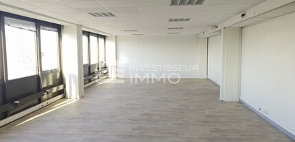 Office in Boissy-Saint-Léger to rent Interior Photo- Image 2 of 3