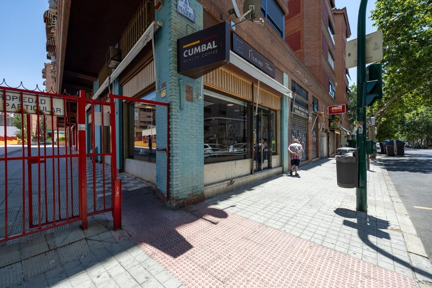 Retail in Granada for sale - Building Photo - Image 2 of 36