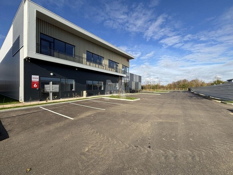 Light Industrial in Villejust for sale - Building Photo - Image 3 of 6