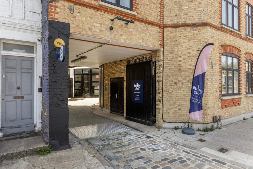 233A Queenstown Rd, London for sale - Building Photo - Image 3 of 24