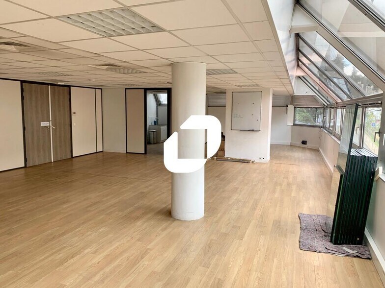 Office in Sèvres to rent - Interior Photo - Image 2 of 7