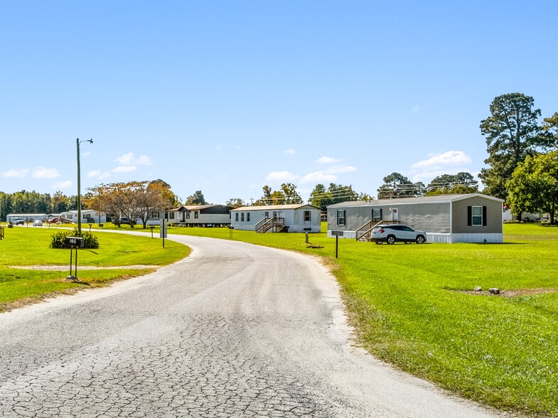 101 S Running Deer Cir, Dudley, NC for sale - Building Photo - Image 3 of 6