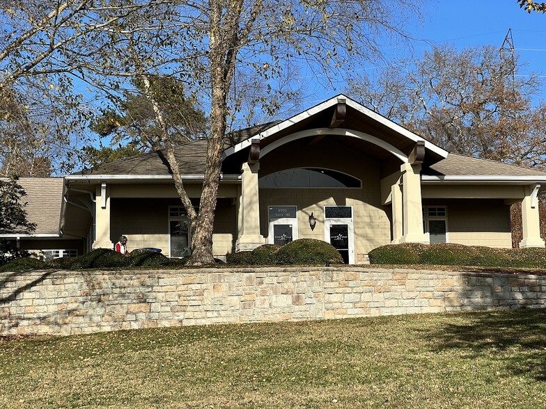 6005 Century Oaks Dr, Chattanooga, TN for rent - Building Photo - Image 3 of 4