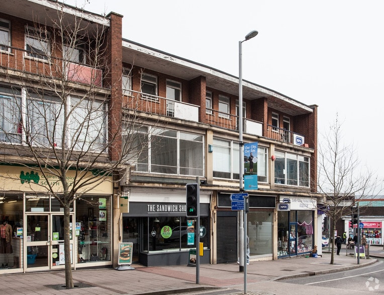 27 Paris St, Exeter to rent - Building Photo - Image 3 of 5