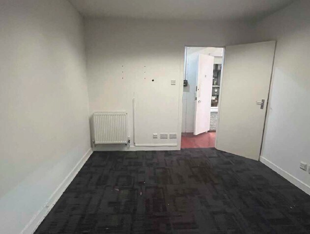 Unit 5, 39 Dalsholm Avenue, Glasgow to rent - Interior Photo - Image 2 of 2