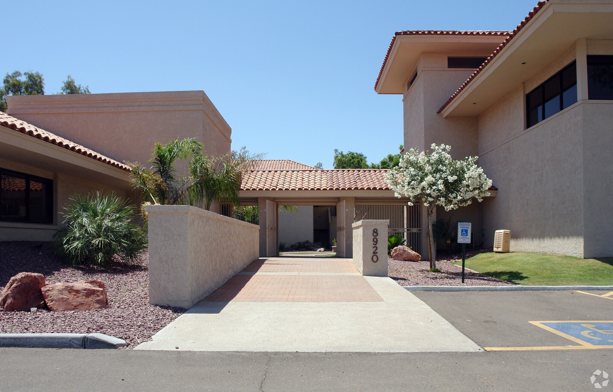 2301 W Dunlap Ave, Phoenix, AZ to rent Building Photo- Image 1 of 29
