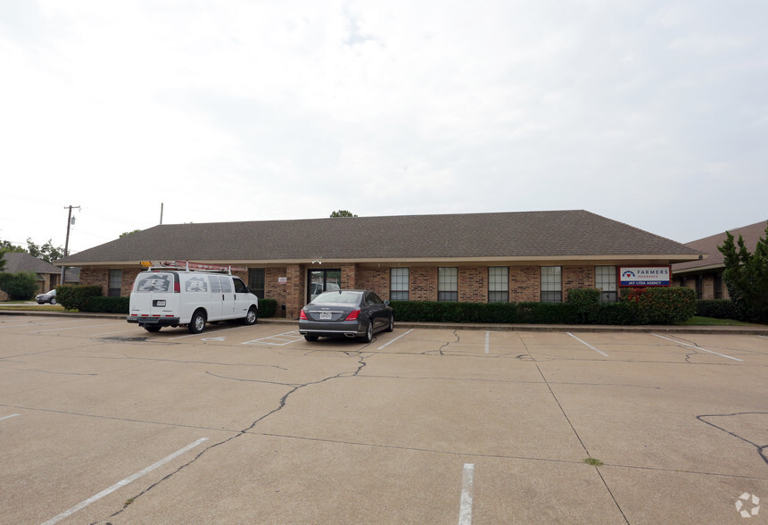 2520 Harwood Rd, Bedford, TX for rent - Building Photo - Image 2 of 20