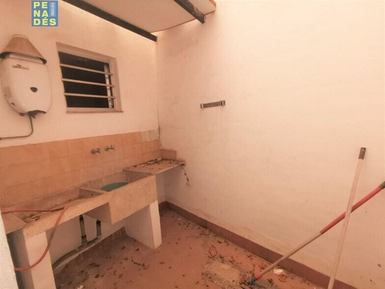 Retail in Ontinyent, Valencia to rent - Building Photo - Image 2 of 6