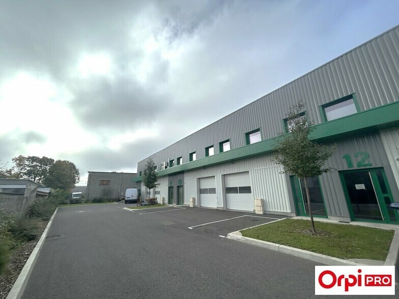 Light Industrial in Mions to rent - Building Photo - Image 2 of 6