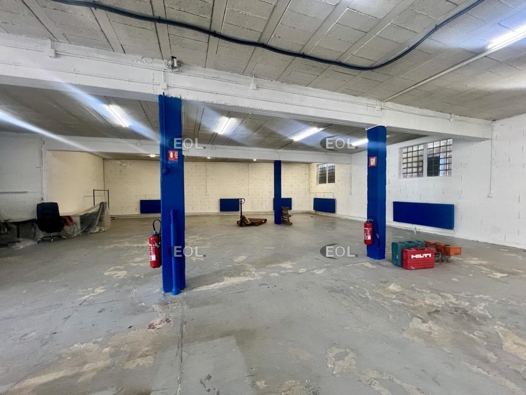 Light Industrial in Romainville to rent Building Photo- Image 1 of 5