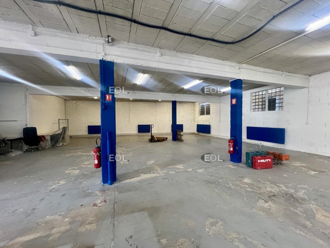 Light Industrial in Romainville to rent Interior Photo- Image 1 of 5