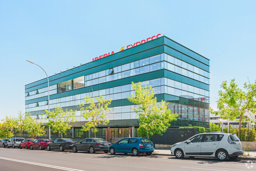 Calle de Alcañiz, 23, Madrid, Madrid to rent - Building Photo - Image 2 of 5