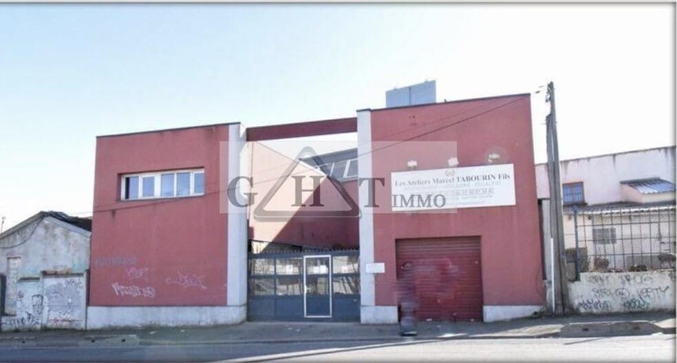 Industrial in Vitry Sur Seine for sale - Building Photo - Image 2 of 10