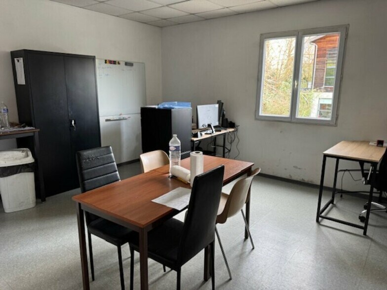 Industrial in Craponne to rent - Interior Photo - Image 2 of 5