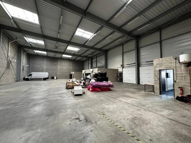Office in Champigny-sur-Marne to rent - Building Photo - Image 2 of 8