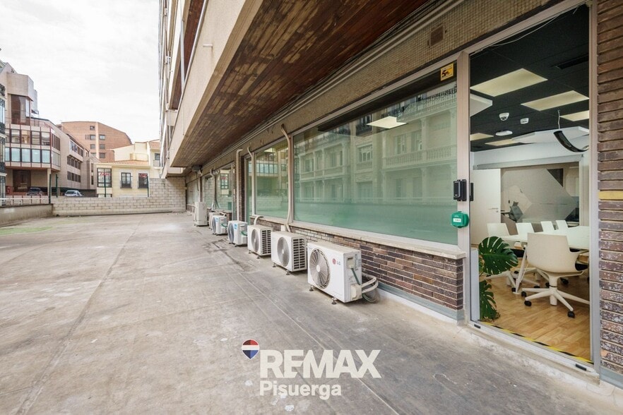 Calle Santiago, 13, Valladolid, Valladolid for sale - Primary Photo - Image 2 of 57