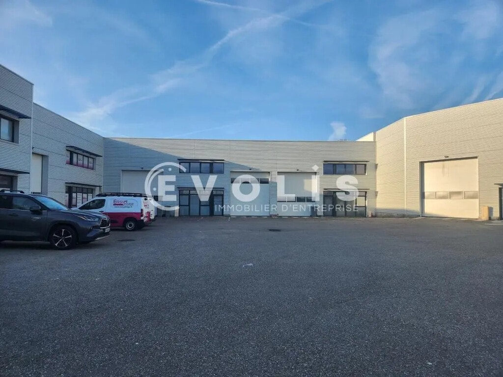 Location Local d'activités 170 m² - Photo 1