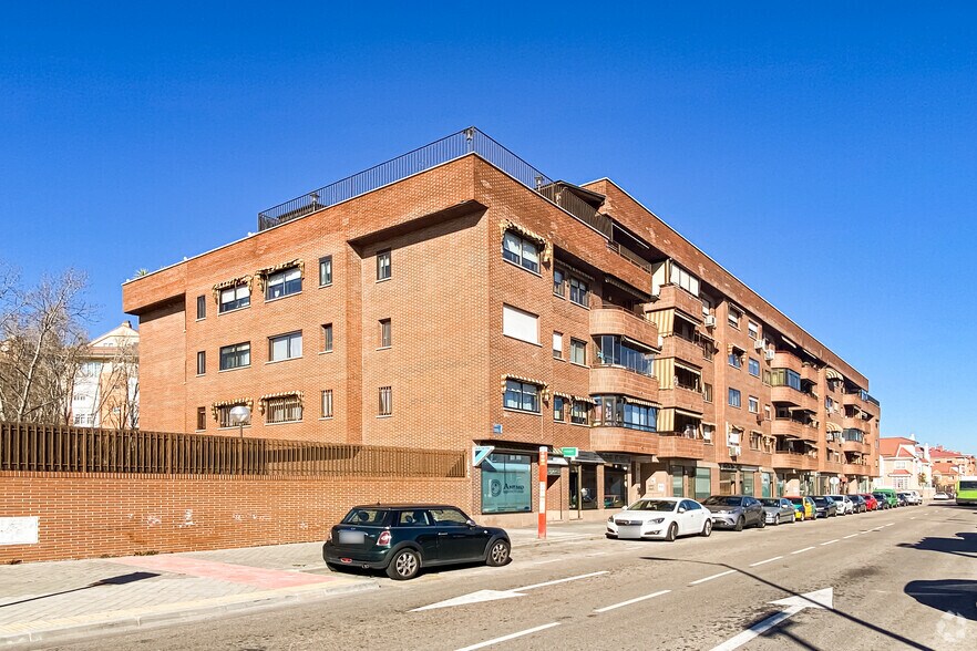 Retail in Leganés, Madrid to rent - Primary Photo - Image 1 of 1