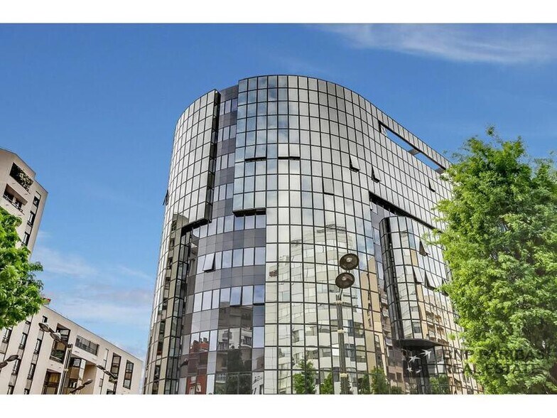 44 Avenue Georges Pompidou, Levallois-Perret to rent - Building Photo - Image 1 of 7