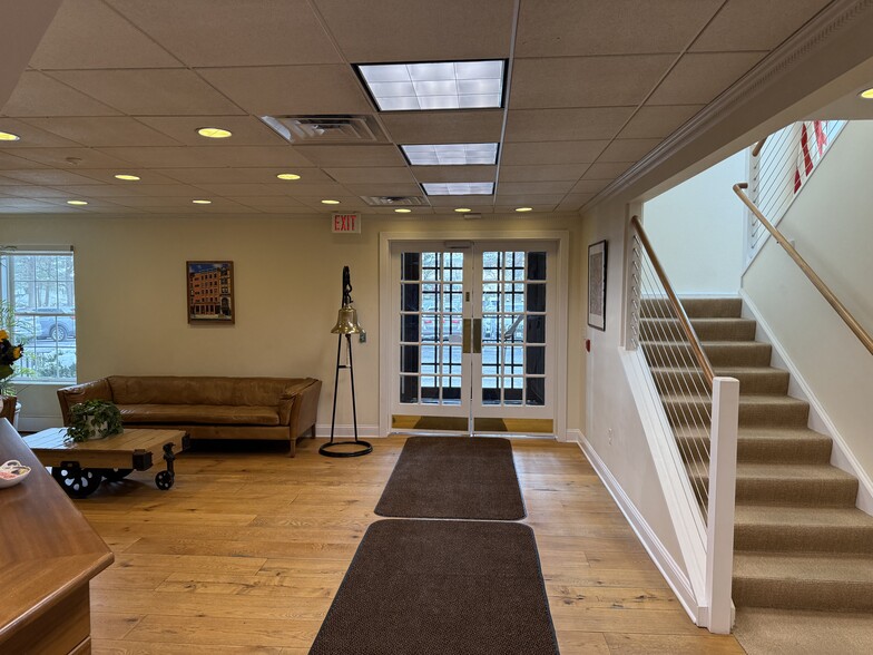 127 Main St, Chatham, NJ to rent - Building Photo - Image 3 of 7