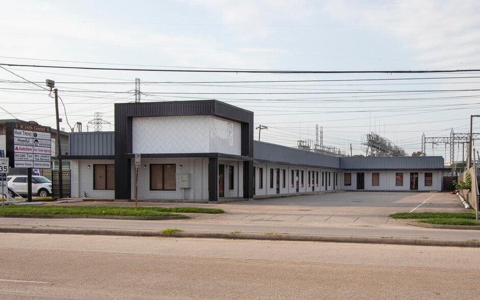 2015 W 34th St, Houston, TX for rent - Building Photo - Image 2 of 3