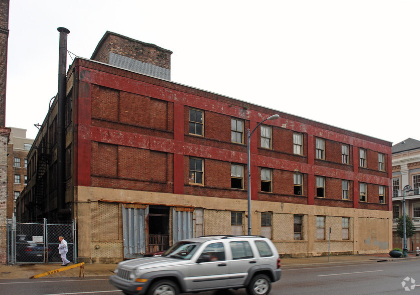 951 Lafayette St, New Orleans, LA for rent - Building Photo - Image 3 of 4