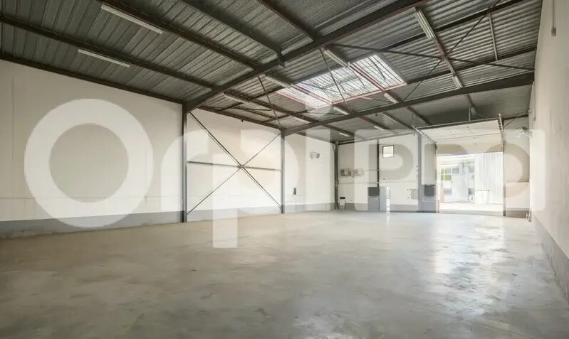 Industrial in Chilly-Mazarin to rent - Interior Photo - Image 2 of 3
